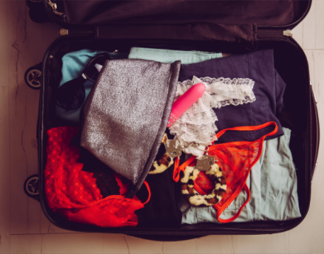 大人のおもちゃを持って旅行しますか?梱包する前に知っておくべきこと